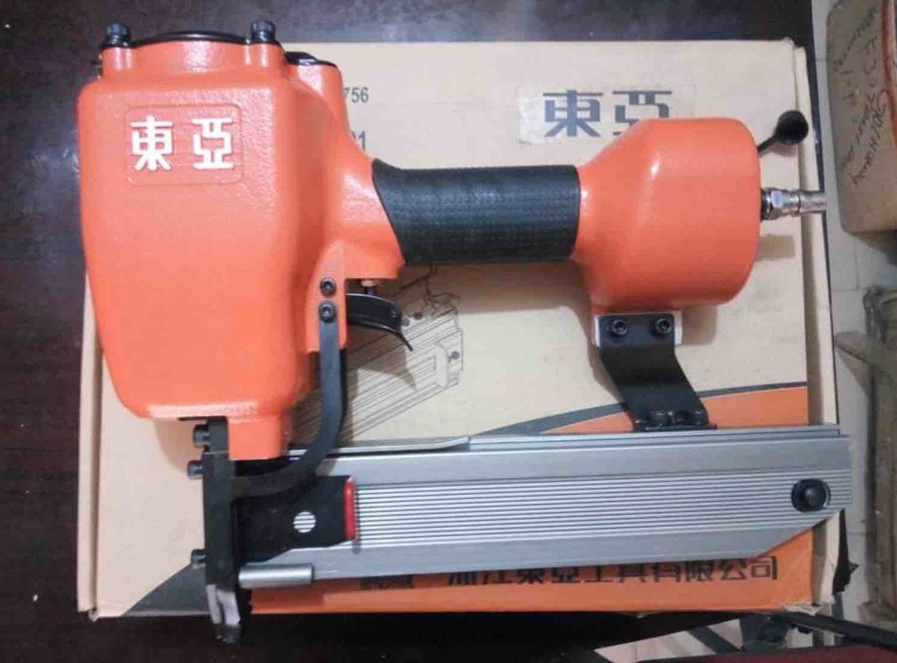 Pneumatic Nail gun 64mm